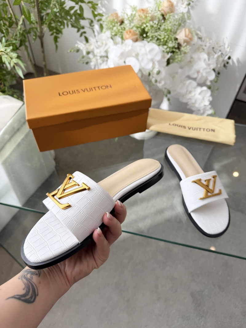 l0vis Vvtt0n slippers